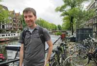 Daniel in Amsterdam<br />
getting ready for a bath.